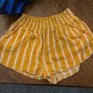 Women’s Petite Size Medium Shorts Wishful Park